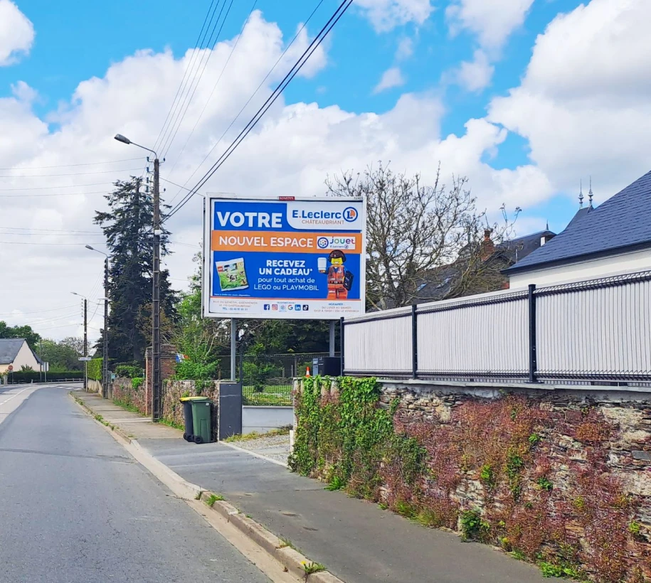 Promovil Affichage Digital Et Publicitaire Dans Le Grand Ouest 49 PROMOVIL 38